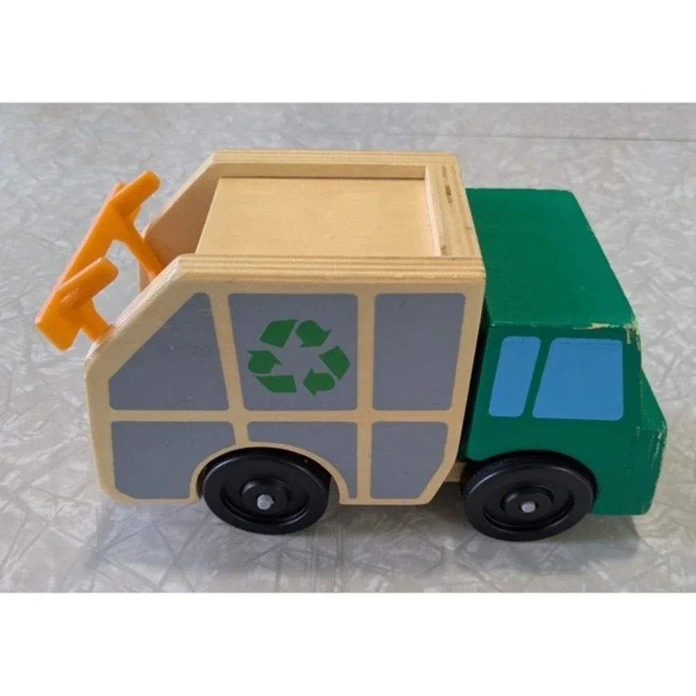 Melissa & Doug Green Wooden‎ Recycling Garbage Truck #4549
